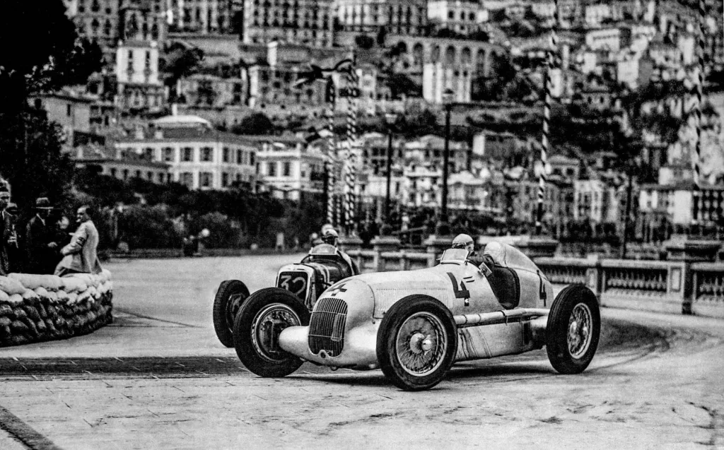 Monaco Grand Prix, 22 April 1935. Eventual race winner Luigi Fagioli in his Mercedes-Benz 750-kilogram W 25 formula racing car with number 4 shortly before the Gasometer curve. (Photo index number in the Mercedes-Benz Classic Archives: 21696)