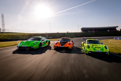 DTM 2025: Porsche 911 GT3 R, Manthey EMA (#90), Ayhancan Güven (TUR); Manthey Junior Team (#92), Morris Schuring (NLD); Manthey EMA (#91), Thomas Preining (AUT) (l-r)