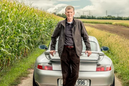 Walter Röhrl, Porsche Brand Ambassador, 911 GT3 (996), 2024, Porsche AG Almost like in old times: Walter Röhrl, who himself was involved in developing the GT3, is still enamored with the car in Arctic Silver Metallic.